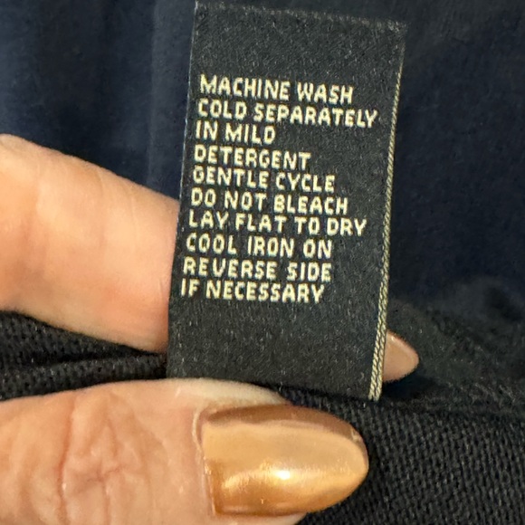 DG2 Sweater sz 1X w/rousching detail on side. NWOT - Picture 6 of 6